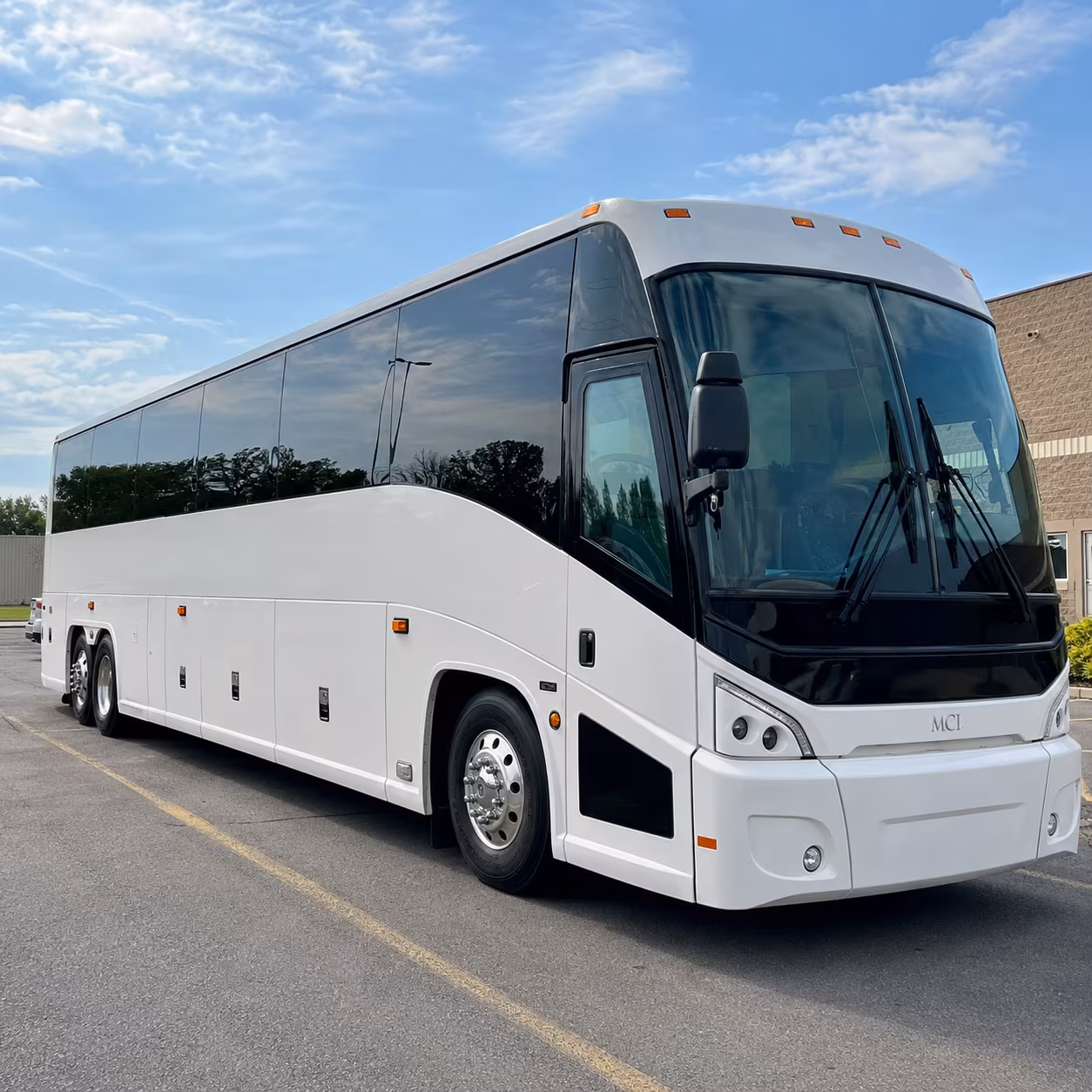 offshore wind crew shuttles between hotels and the marine commerce terminal